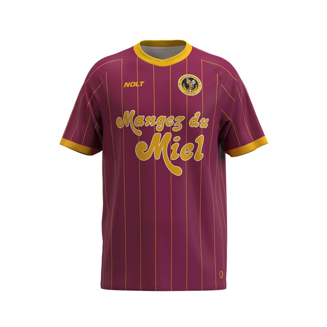 camisola de futebol ecorresponsável e personalizável