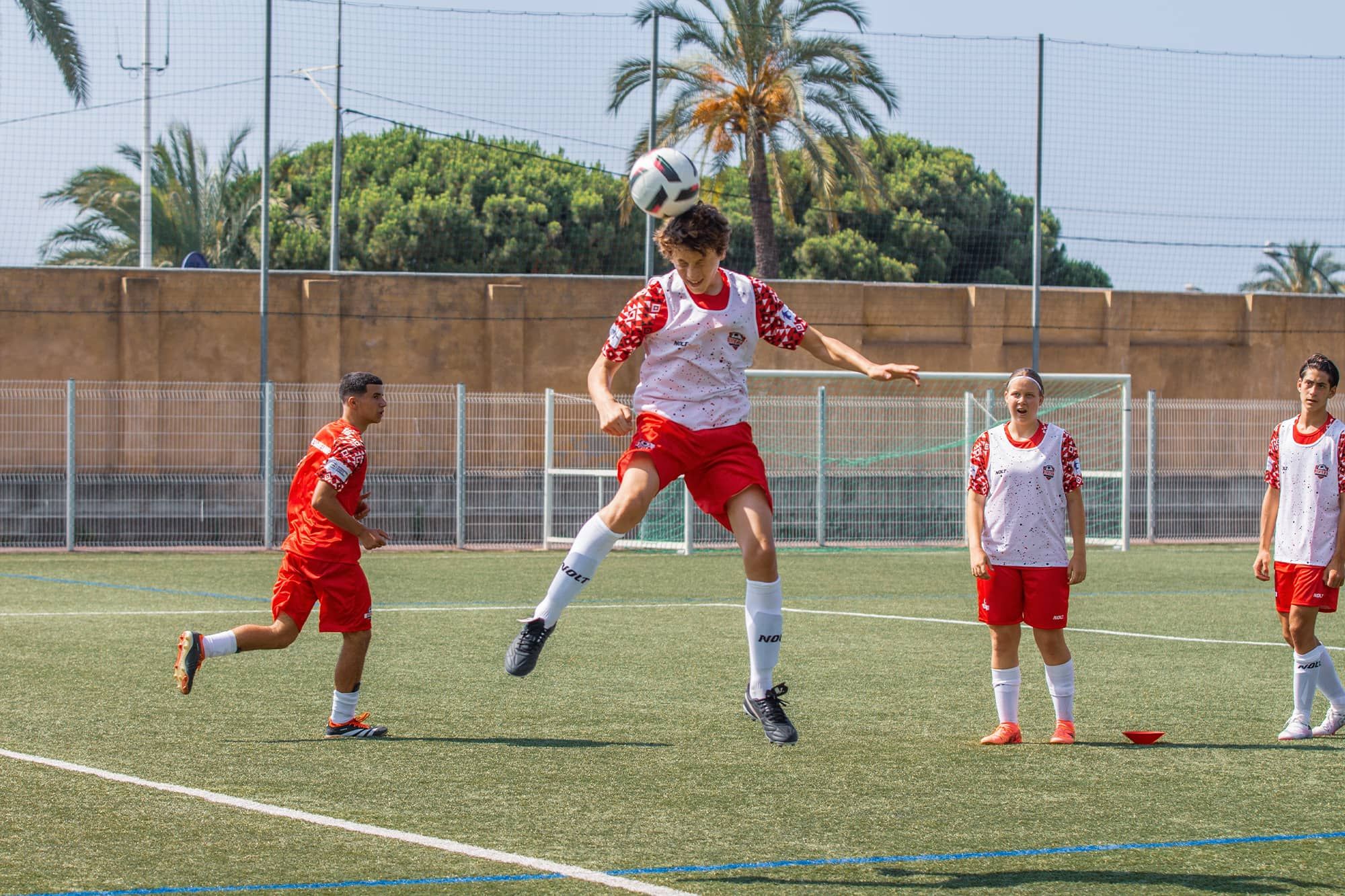 Onde jogar futebol em Nice?